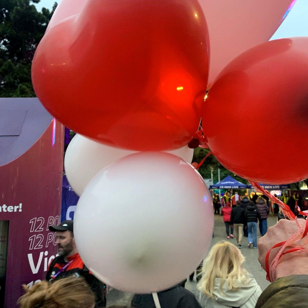 Herzballons bei der Klimafeld ESC Aktion